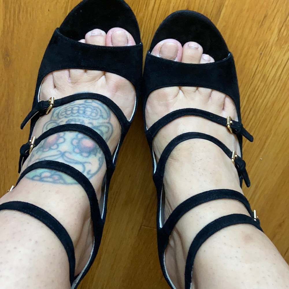 Ceilo Strappy Heel (black suede)